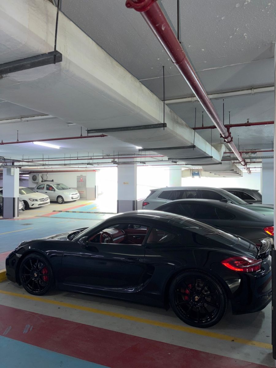 Porsche Cayman GTS black, interior dashboard
