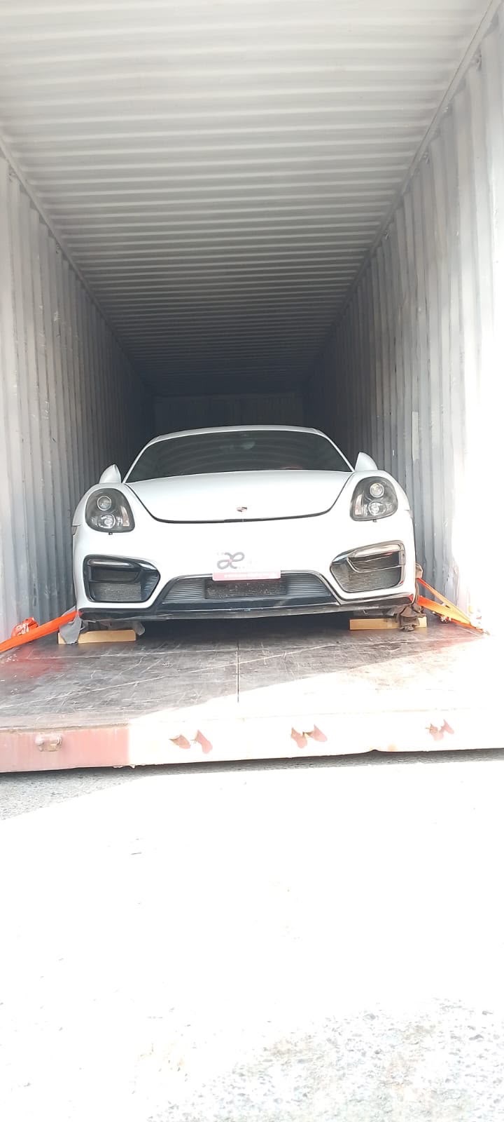 Alfa Romeo red, in transit detail