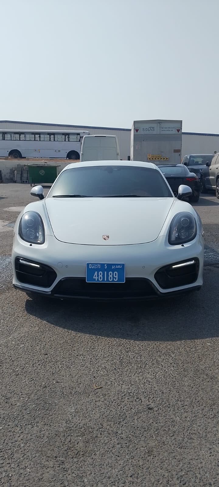 Porsche white, shipping container detail